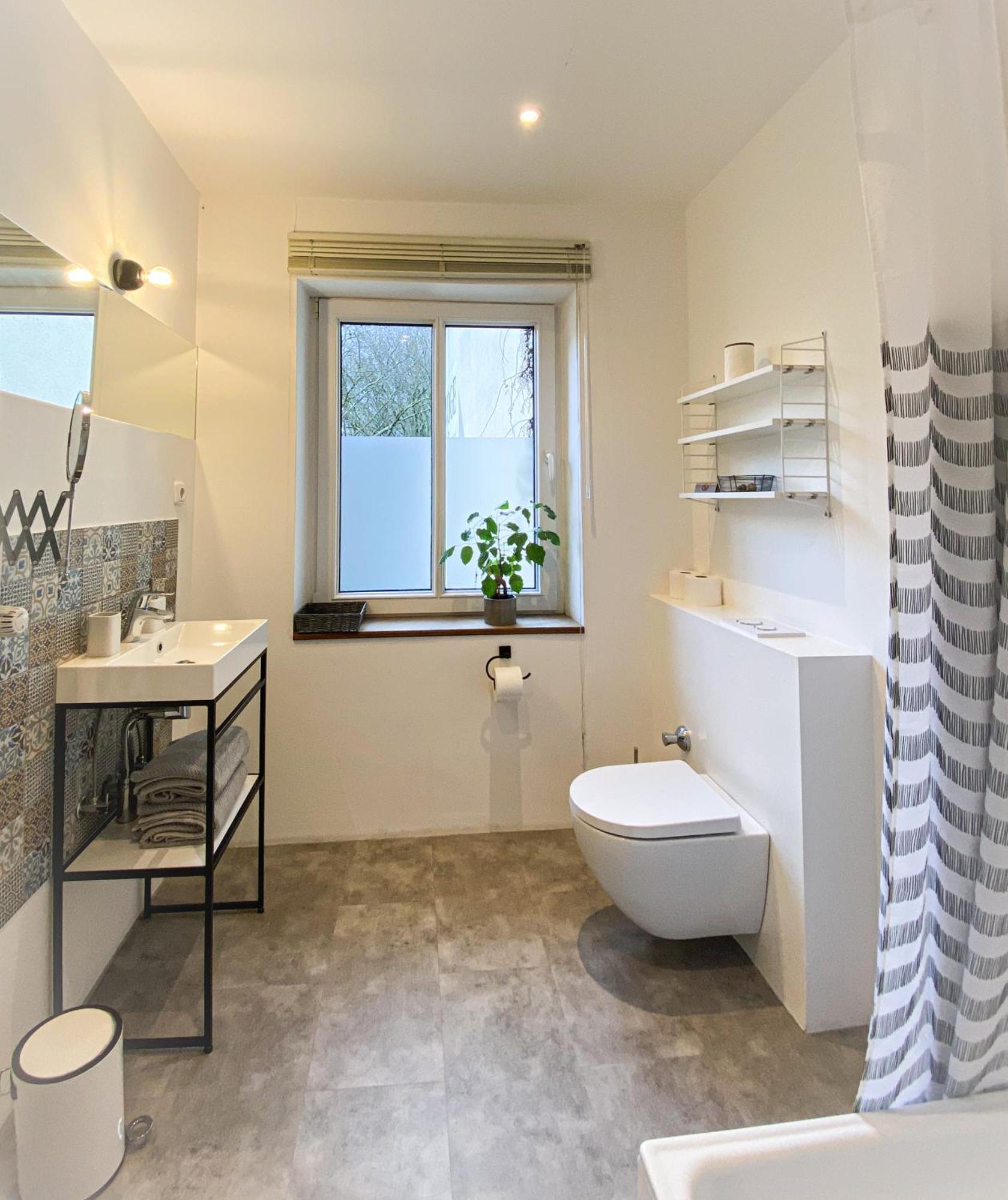 Apartments "Am Rheinorange", Netflix & Prime Duisburg Bagian luar foto