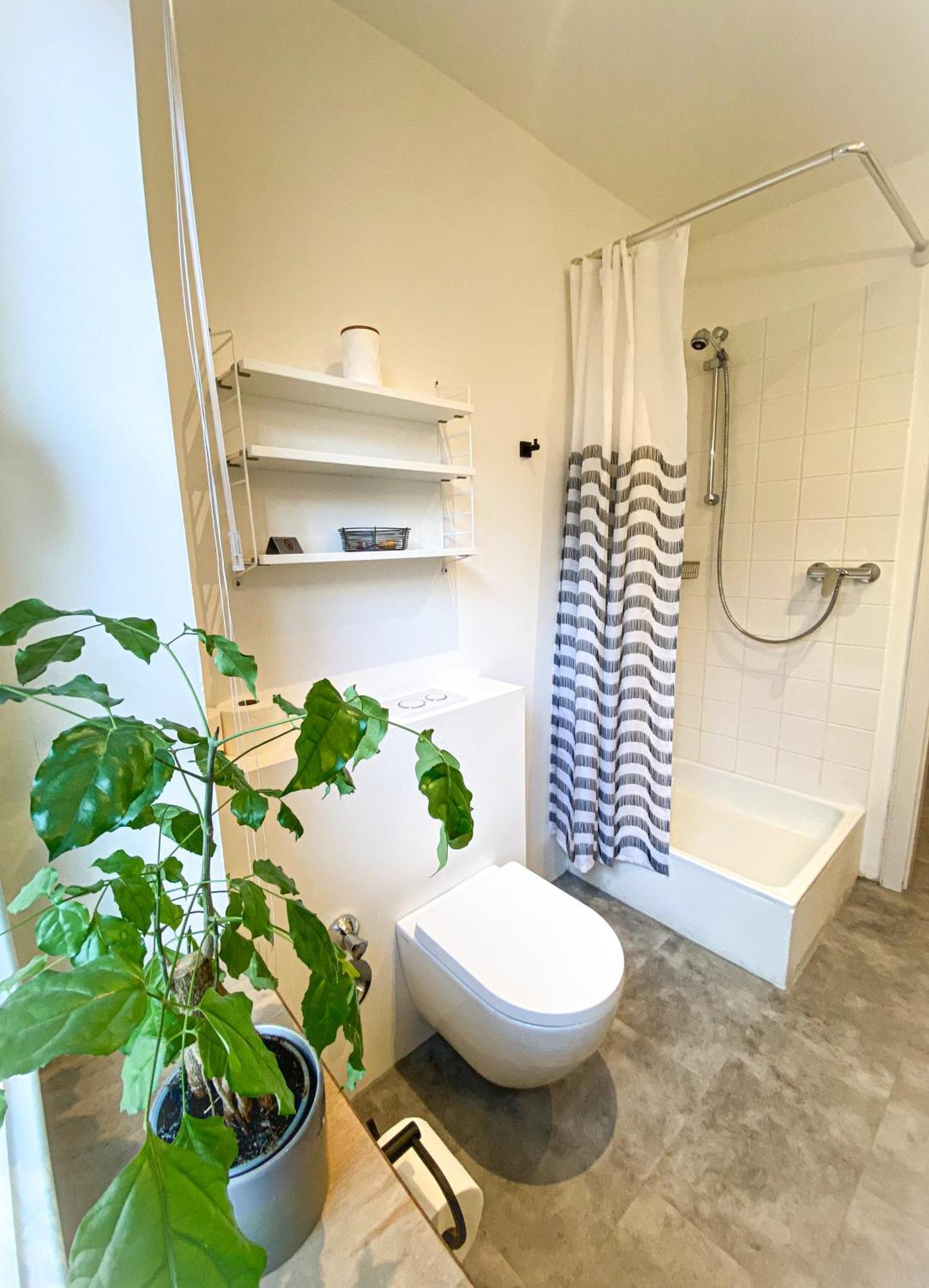 Apartments "Am Rheinorange", Netflix & Prime Duisburg Bagian luar foto